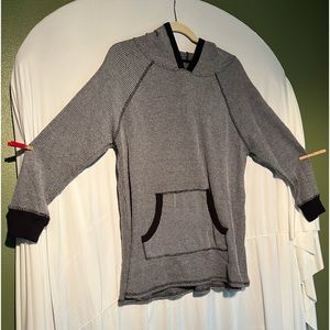 Winter Woman Within Hoodie Tee with hand warmer  size 18/20